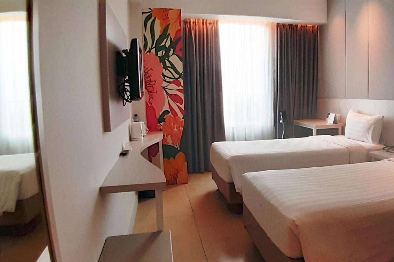 Park Hotel Cawang Giacarta Esterno foto
