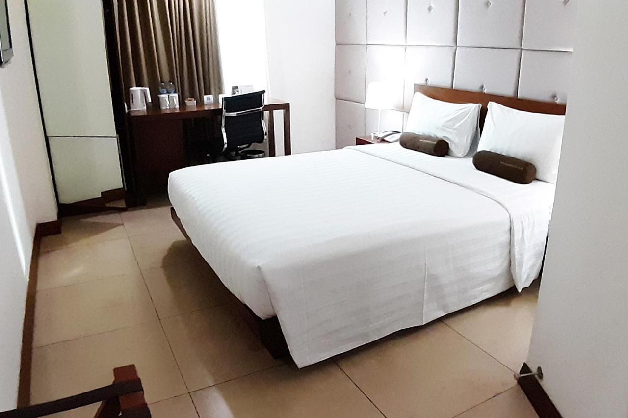 Park Hotel Cawang Giacarta Esterno foto
