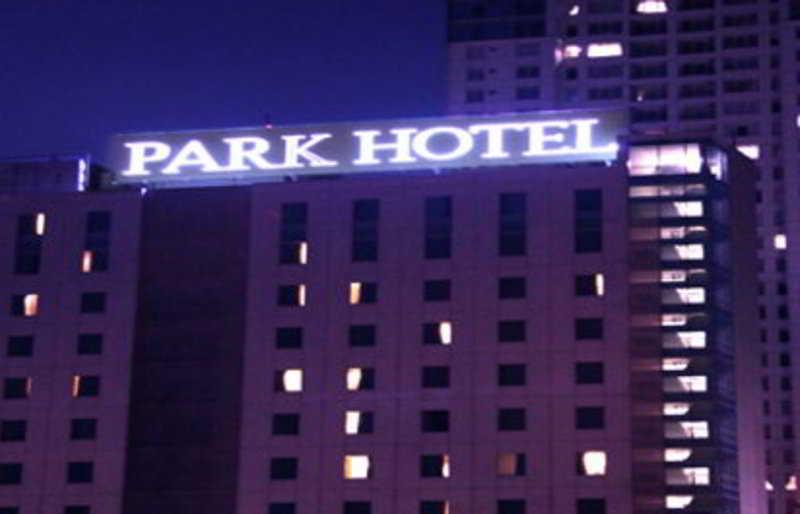Park Hotel Cawang Giacarta Esterno foto