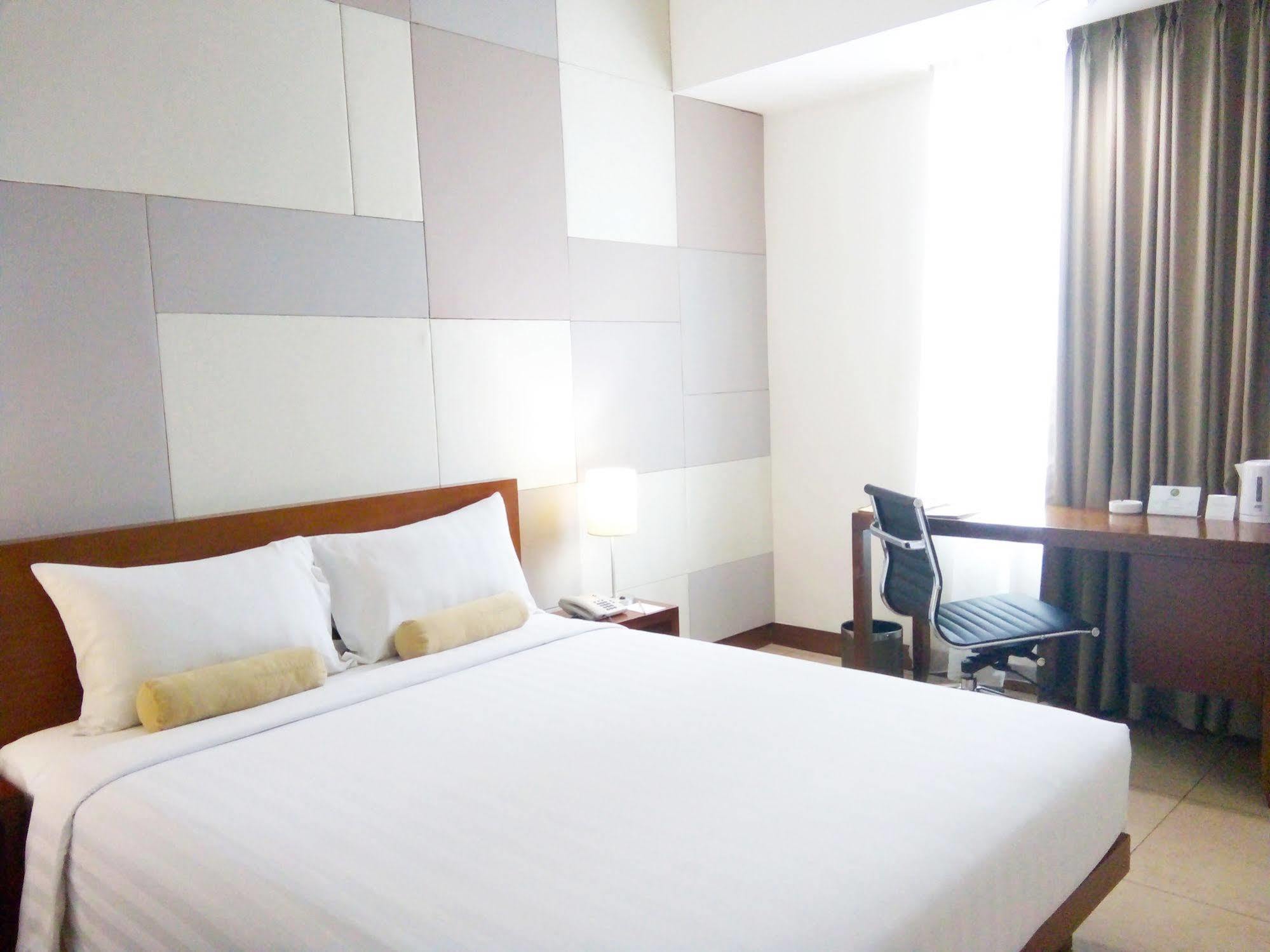 Park Hotel Cawang Giacarta Esterno foto