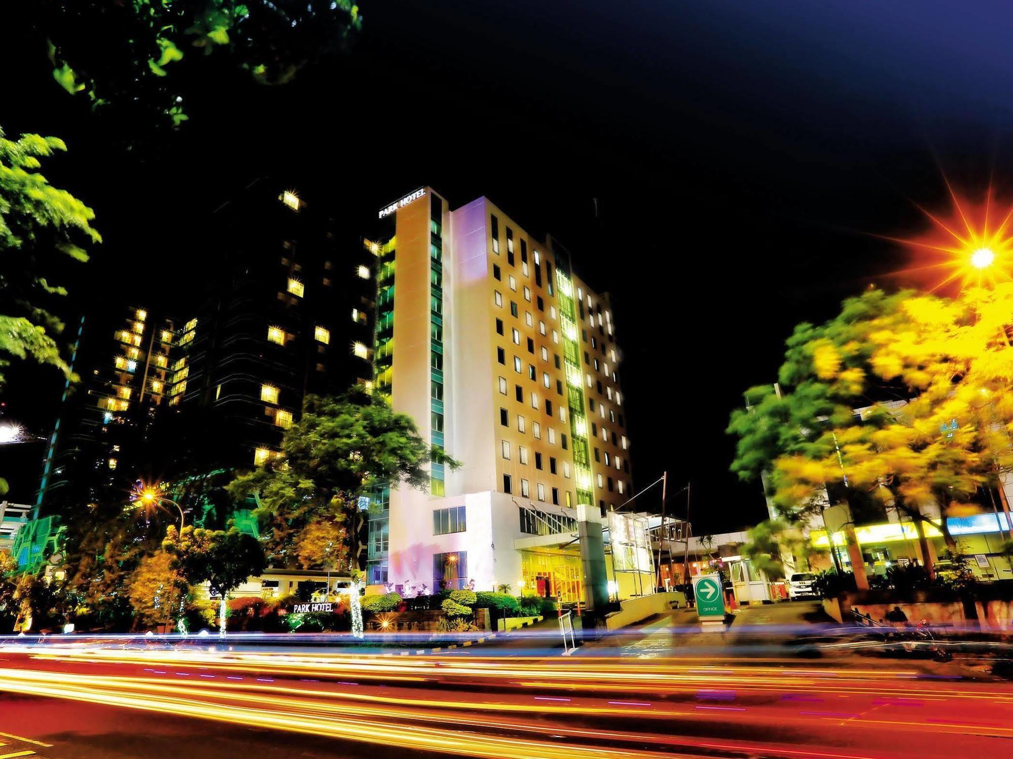 Park Hotel Cawang Giacarta Esterno foto