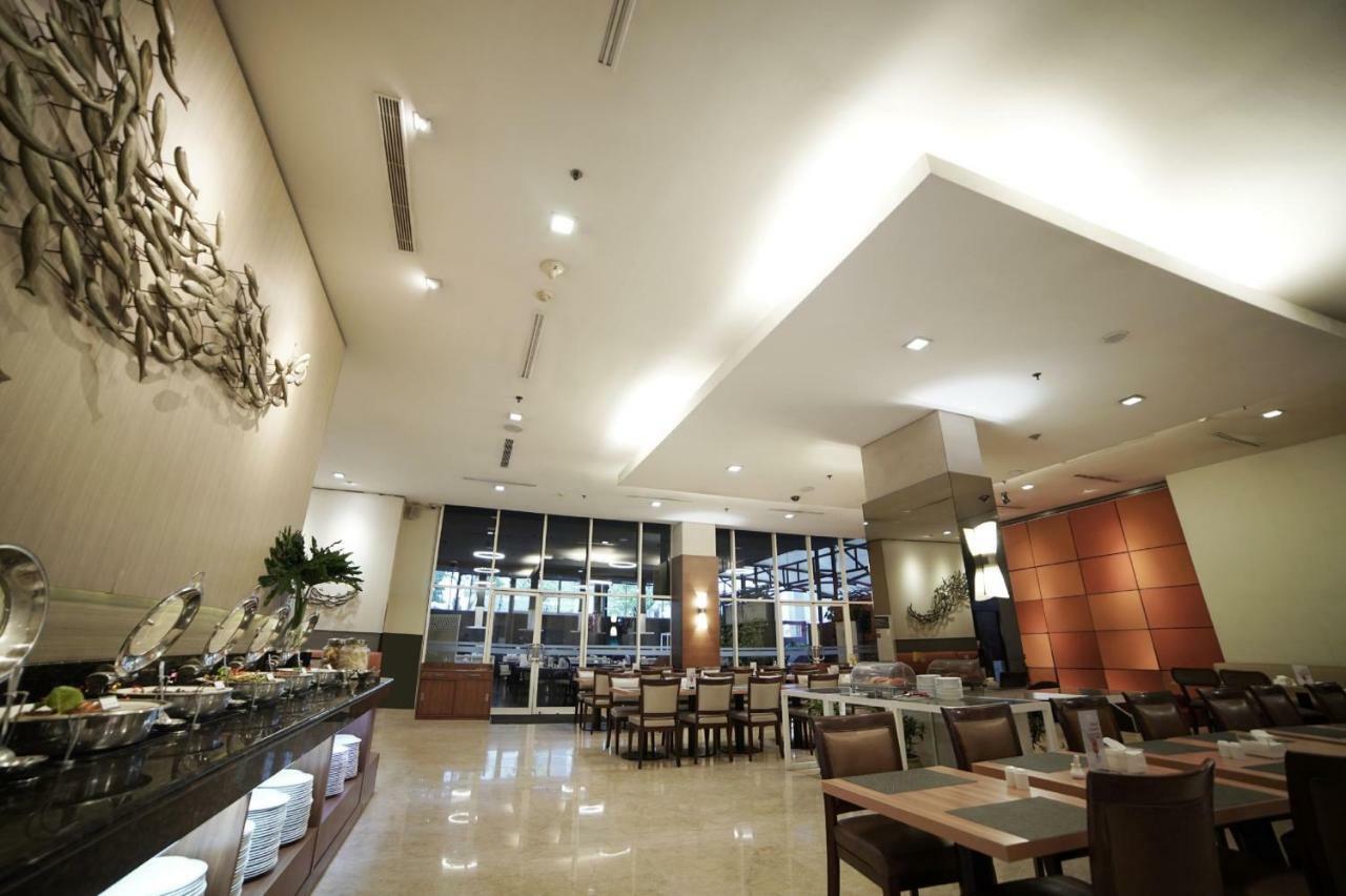 Park Hotel Cawang Giacarta Esterno foto