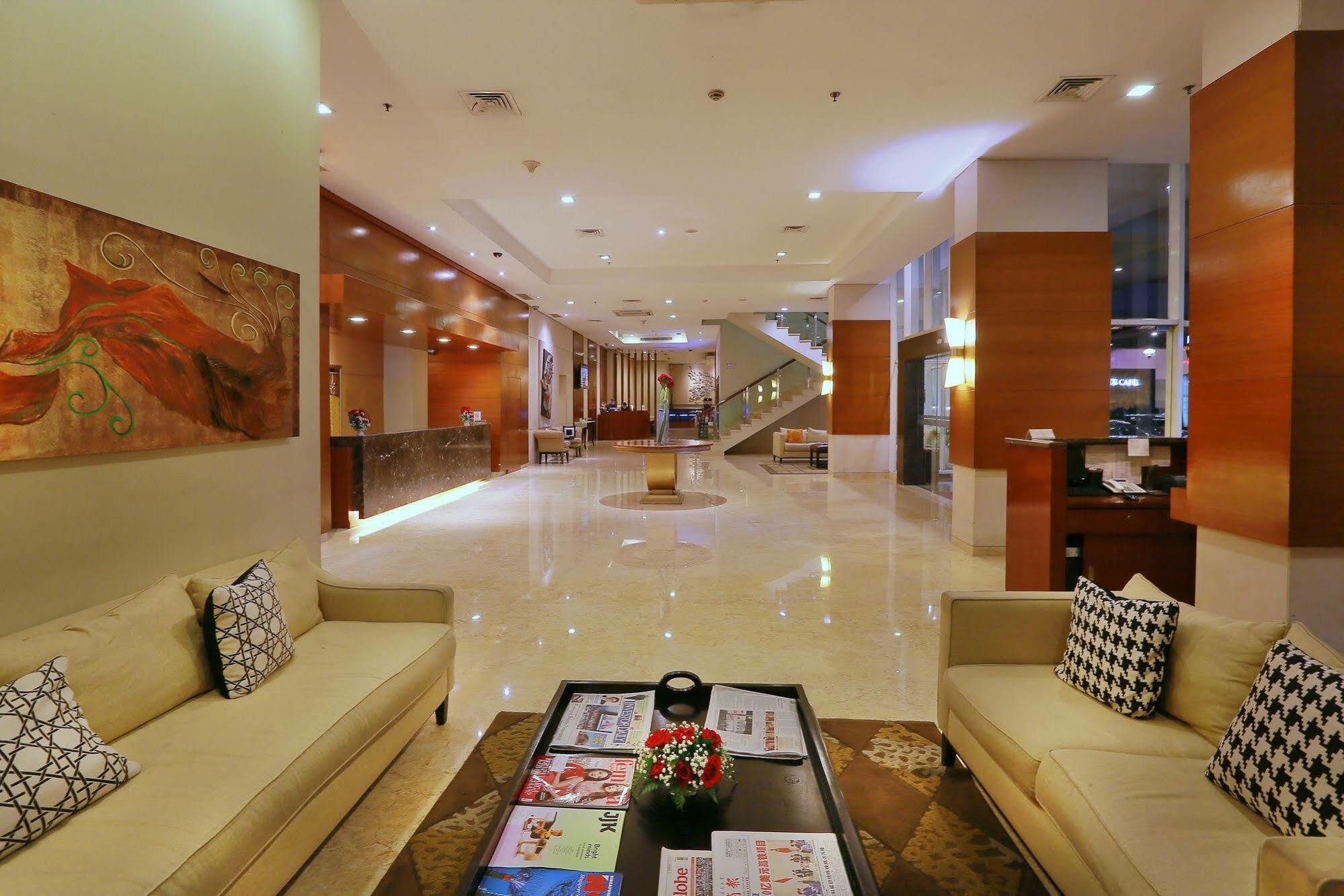 Park Hotel Cawang Giacarta Esterno foto