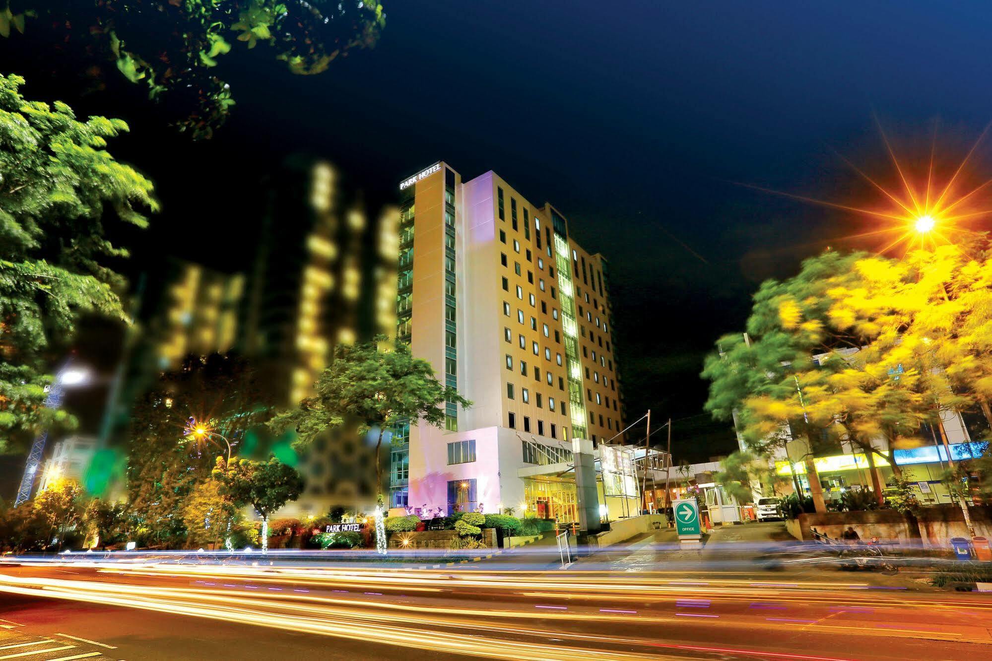 Park Hotel Cawang Giacarta Esterno foto
