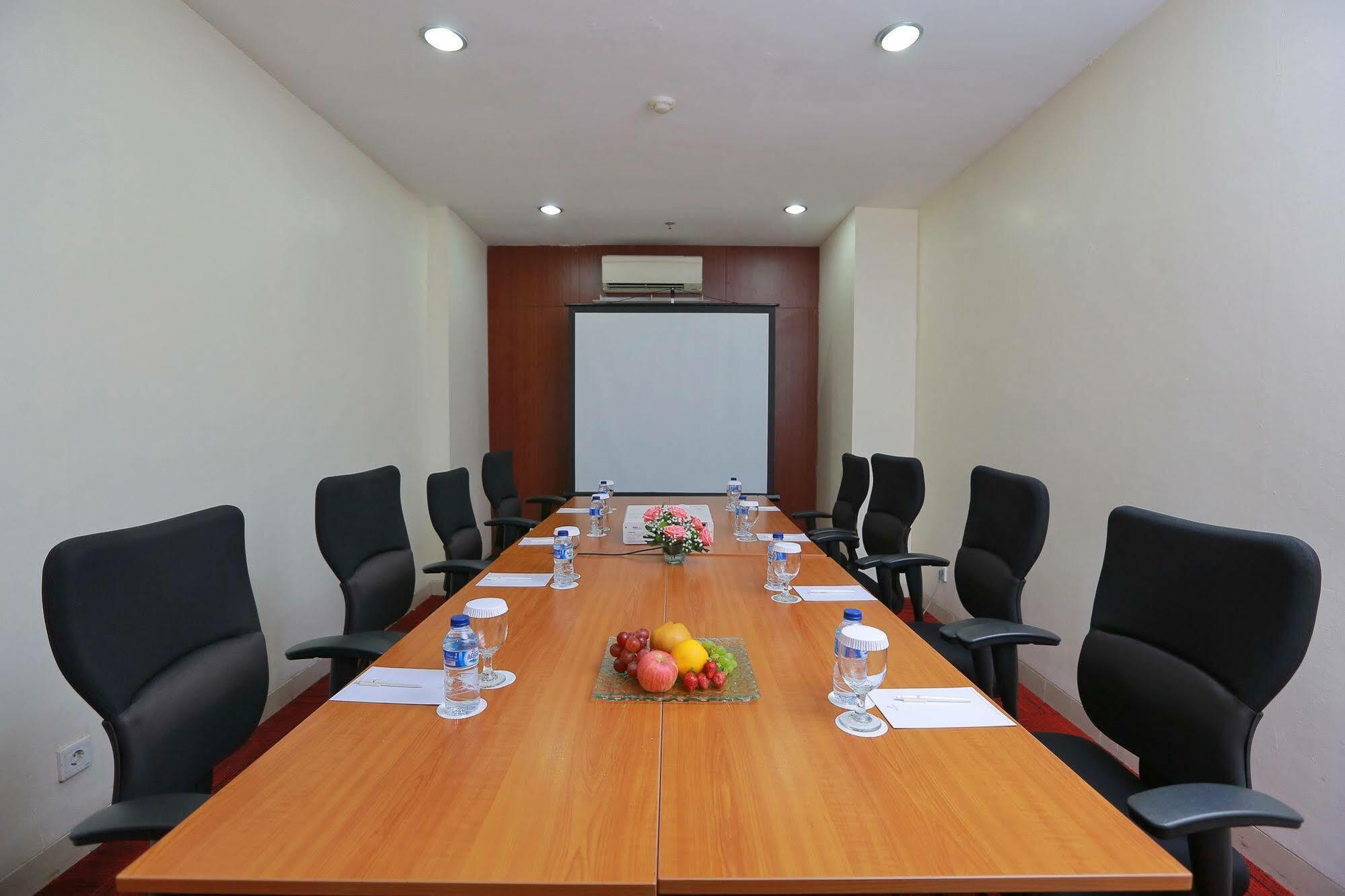 Park Hotel Cawang Giacarta Esterno foto